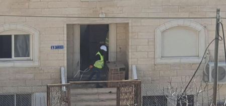 القدس : الاحتلال يقتحم شقتين في الطور تمهيداً لهدمهما
